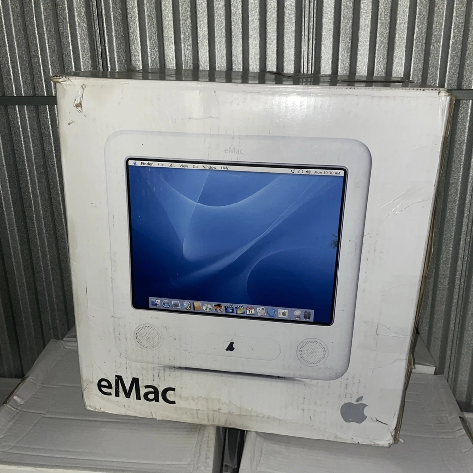 Apple eMac 1903 17" Desktop - M8951LL/A (May, 2003) - Original Box Tested - Image 1 of 4