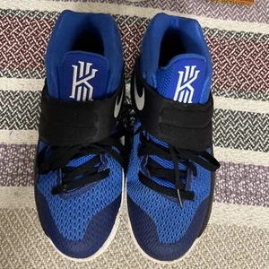 Nike Kyrie 2 Brotherhood Basketball Men Sneakers/ Exc Conds/EUR 38/UK 5/ US 5.5Y - Picture 1 of 12