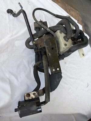 Mitsubishi Galant 2000 4 cilindros motor 2,4 tanque de gasolina combustible gas sistema de evaporación de humos Foto 1 de 4