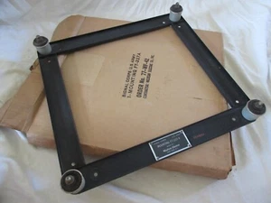 SIGNAL CORPS US ARMY COMMAND RADIO FT-227-A TRANSMITTER SHOCK MOUNT - Photo 1/4