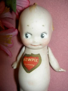 ANTIQUE all bisque 4 1/2" signed O'Neill KEWPIE doll jtd. arms, wings & shield - Picture 1 of 24