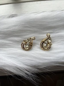 Vintage Trifari Clip-On Earrings Gold-Toned Rhinestones - Picture 1 of 12