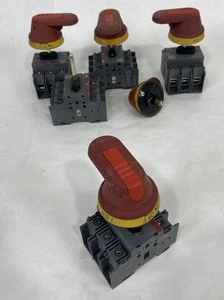 ABB OT30F3 Interruttore sezionatore non fuso 30A 3 poli 600VAC maniglia DIN + albero - Foto 1 di 9