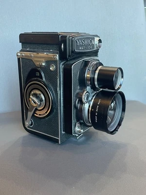 Yashica Mat-124 Medium Format TLR Film Camer MINT! + T & W lenses + leather case - Image 1 of 4