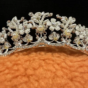 David’s Bridal Tiara Pearls Rhinestones Silver 4595-0389 Classic Bride Quince - Picture 1 of 18