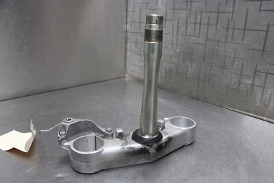 09-11 YAMAHA YZF R1 Lower Triple Tree Clamp Foto 1 de 4