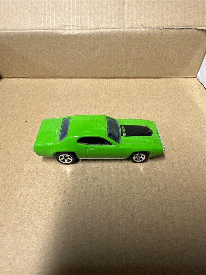 Hot Wheels ~ первое издание 2001 года ~ 1971 Plymouth GTX ~ 14/36 ~ зеленый ~ цвет 026 - Изображение 1 из 4