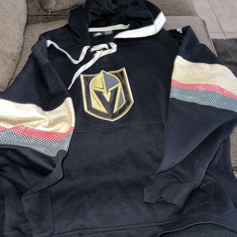 ADIDAS Vegas Golden Knights Jersey Hoodie Sweatshirt Xl CLIMAWARM Cover