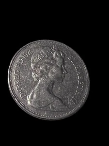 1975 10 NEW PENCE COIN United Kingdom 10P ELIZABETH II  DG REG FD - Picture 1 of 3