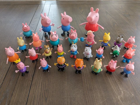 PEPPA PIG toys lot 28 figures Cover
