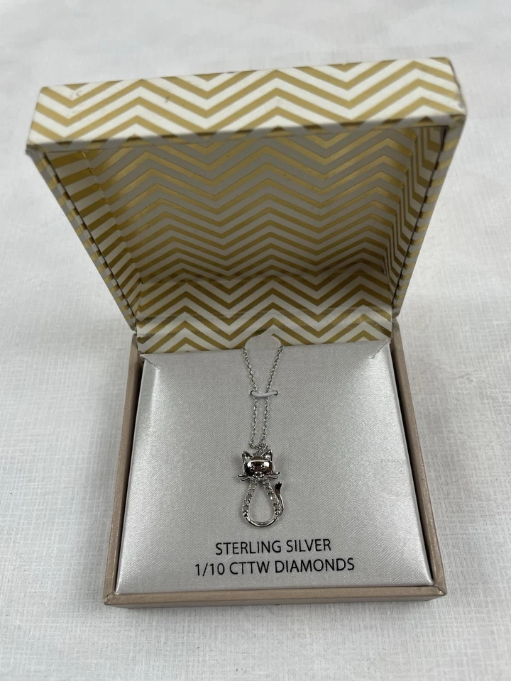 Collar de diamantes gato gatito 1/10ct TW diamante plata de ley Macy's Foto 1 de 3