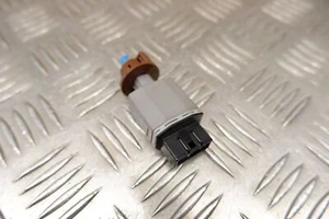 LEXUS ES300H 2020 BRAKE PEDAL STOP LIGHT SENSOR OEM - Picture 1 of 3