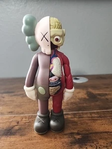 KAWS 16 Open Edition Medicom Toy Companion Figure - Picture 1 of 4