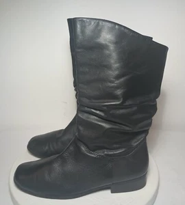 ST JOHNS BAY WOMENS BLACK SOFT LEATHER PULL ON BOOTS SIZE 7W ๐ - Picture 1 of 17