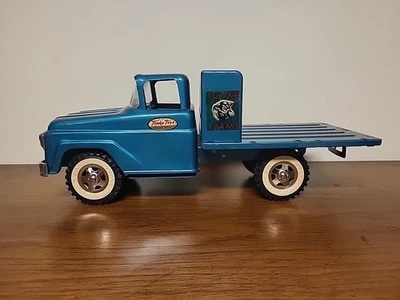 老式 1960 年 Tonka Farms Stake 卡车状况完好  — 第 1/4 张图片