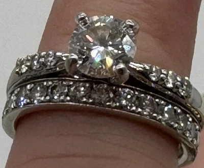 Обручальное кольцо с бриллиантом группы размер 4,5 - Изображение 1 из 4