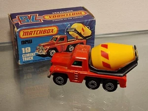1976 MATCHBOX SUPERFAST. CEMENT TRUCK. NEW 19. NEAR MINT+ ORIGINAL BOX - Picture 1 of 3