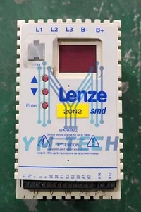 Inversor de frecuencia LENZE ESMD112L4TXA usado y probado - Imagen 1 de 1
