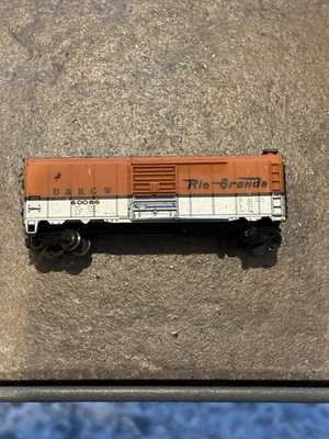 N-Scale MicroTrains 32220 Box Car DENVER & RIO GRANDE WESTERN D&RGW 60810 - Image 1 of 3
