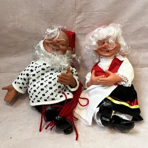 2x Medias rojas vintage escandinavas de Navidad de Papá Noel cara y manos de plástico - Imagen 1 de 7