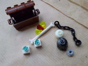 LEGO KNIGHTS DUNGEON GEFANGENE SCHATZTRUHE HELM LEUCHTEN IM DUNKLEN KOPF HALLOWEEN - Bild 1 von 4