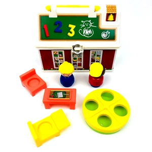 Fiambrera Fisher Price Play N Go Escuela Casa Maestro Niño Escritorios Silla Carrusel - Imagen 1 de 7