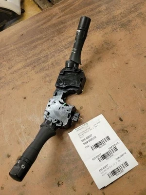 Conjunto de interruptor de columna sedán con faros antiniebla para 12-19 VERSA 126561 Foto 1 de 4