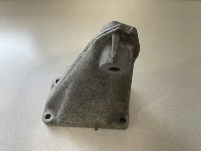 2004-2010 MERCEDES-BENZ CLS500 C219 ~ RIGHT FRONT ENGINE MOUNT ~ A1122232104 - Image 1 of 4