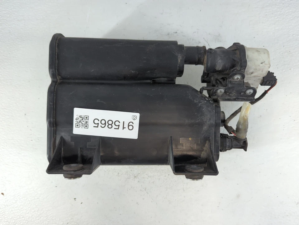 2008 Bmw 550i 燃油蒸汽炭罐 B4F2D — 第 1/4 张图片