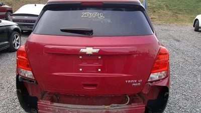 Used Deck Lid fits: 2015 Chevrolet Trax privacy tint opt AKO w/rear view camera Foto 1 de 4