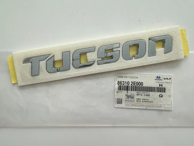 Placa de identificación genuina OEM "TUCSON" 86310-2E000 para Hyundai Tucson 2005-2009 Foto 1 de 2
