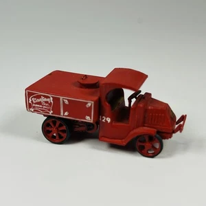 RINGLING BROS BARNUM & BAILEY CIRCUS SUPPY TRUCK for HO Model Train Layouts - Picture 1 of 5