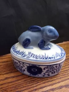 Trinket Box Blue And White With Rabbit On Top - Picture 1 of 5