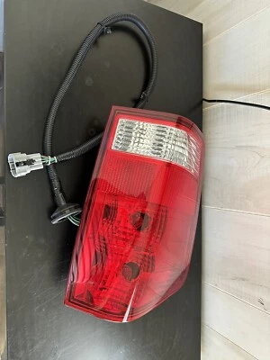 Conjunto de luz trasera - Capa se adapta a 04-15 Nissan Titan Foto 1 de 2