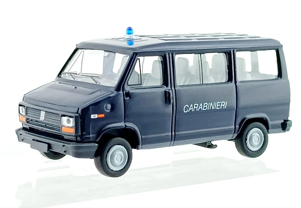 BREKINA PIBK93490 Fiat Ducato Carabinieri With Flashing Scale H0 1:87 - Image 1 of 1