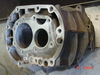 Carcasa delantera transmisión Jeep Ax5 Wrangler Cherokee 2.5 AX-5 4 cil 84-02 Foto 1 de 3