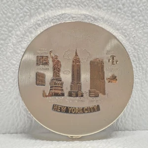 Vintage New York  City Landmarks Souvenir Powder Puff Mirror Compact NYC - Picture 1 of 20