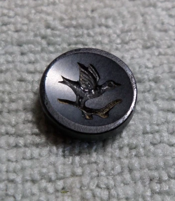 Vintage Antique Black Glass Etched Picture Button BIRD ON A LIMB - Image 1 of 3