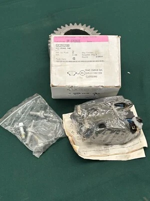 Jaguar X-type 2001 to 2010 New Old Stock OEM Rear Brake Pad Kit Part # C2S52080 - Изображение 1 из 2