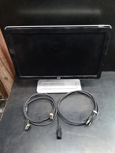 HP W1858 18.5-inch 1366 x 768 D-Sub, DVI-D Built-in Speakers LCD Monitor & Cords - Picture 1 of 12