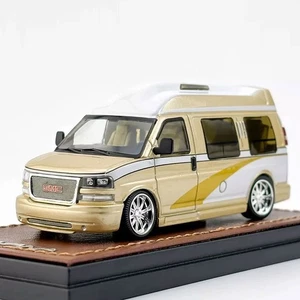 Autocaravana GMC Savana Cutaway Van 1:64 dorada modelo de coche fundido a presión - coleccionable GOC - Imagen 1 de 7