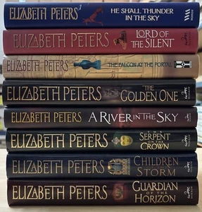 Lot 8 Elizabeth Peters Amelia Peabody 1st Edition Hardcovers Historical Mystery - Imagen 1 de 17