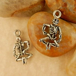 Dije Esqueleto Peltre, Halloween, Colgante Día de Muertos - Imagen 1 de 2