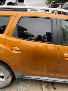 DACIA DUSTER II 2018 2019 2020 DRIVERS REAR OSR DOOR ORANGE TEEPY - Picture 1 of 3