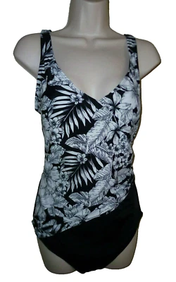 **JACLYN SMITH** Traje de baño de una pieza talla ((10)) 80 % nailon*20 % spandex Foto 1 de 4