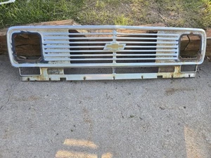 71-77 CHEVY GMC C10 C20 VAN CHROME GRILLE NICE CONDITION ORIGINAL - Picture 1 of 8