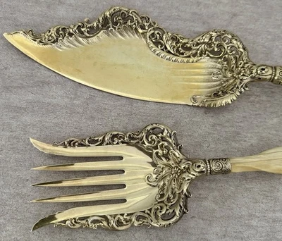 RARE WHITING #2888 AESTHETIC MOVEMENT JAPANESQUE STERLING 2 PC FISH SERVING SET - Image 1 of 4