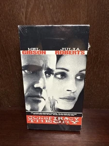 Conspiracy Theory (VHS, 1997, Warner Bros.) Mel Gibson/Julia Roberts! - Picture 1 of 6