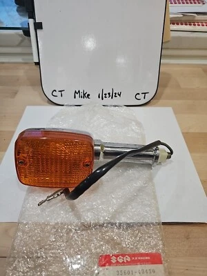 Передний поворотник Suzuki GS1100G Katana 35601-49430 - Изображение 1 из 2