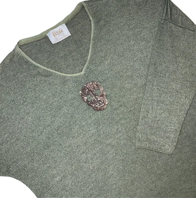 Brand Bazar Dolman Long Sleeve Green V-Neck Sweater Blouse Sequin Skull Size 4 - Image 1 of 4